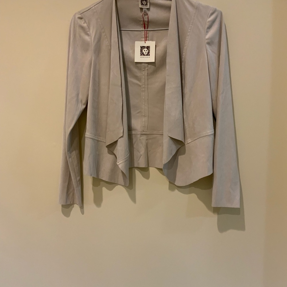 NWT Anne Klein Cream Blazer with Draped Front and Full-Length Sleeves